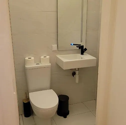 Tiny Rosa - Bairro Alto Affittacamere 3*